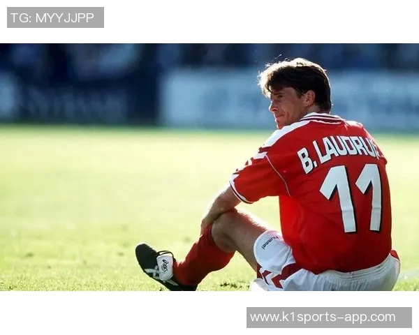 足球传奇与时光的旋律：回顾老歌与球星们的青春岁月